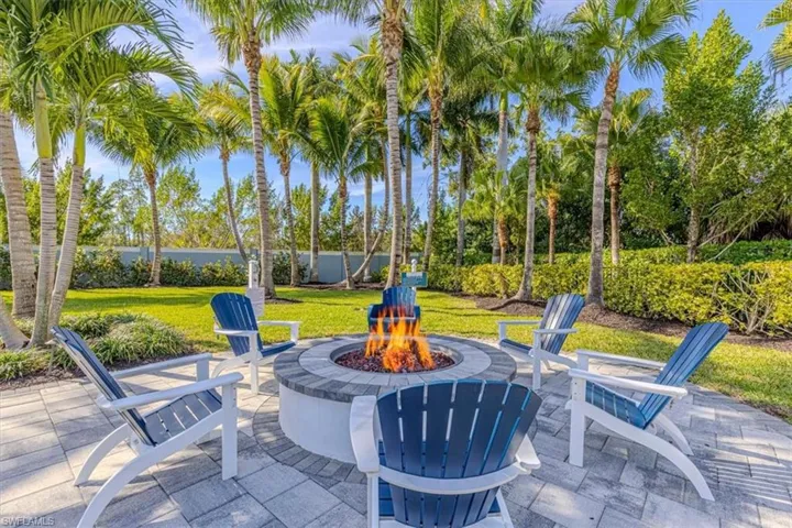 2321 Ariane Dr, Naples, Florida 34112