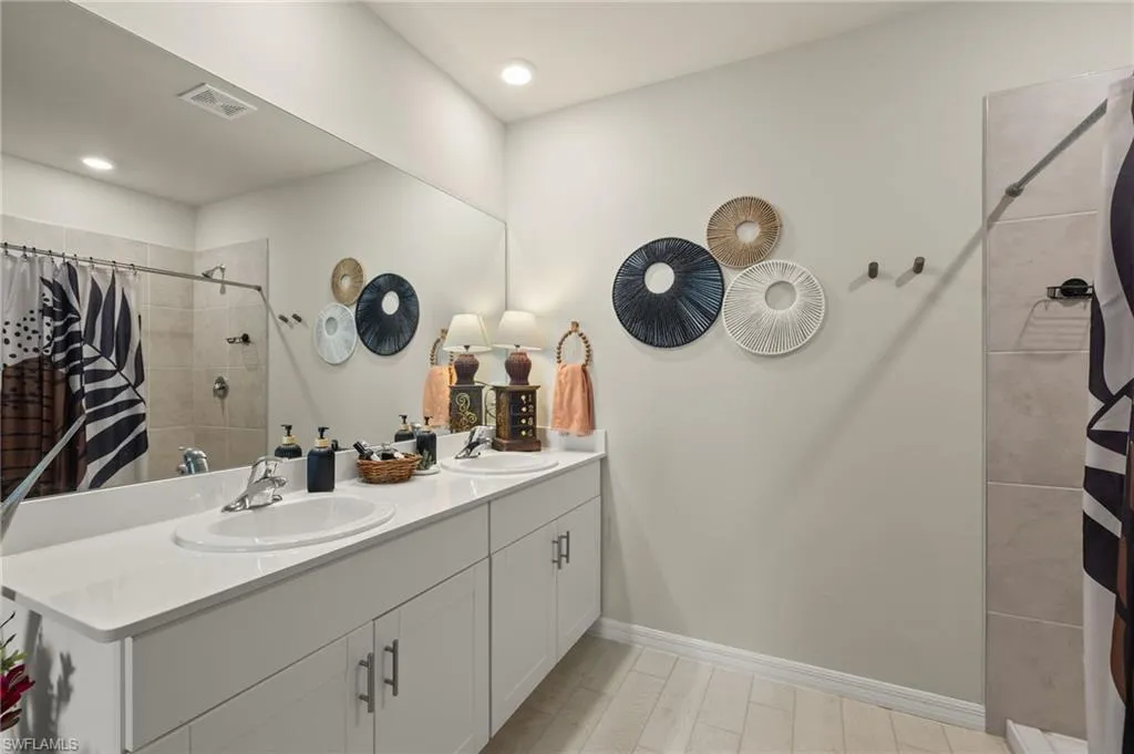 20376 Camino Torcido LOOP, North Fort Myers, FL 33917,225033501