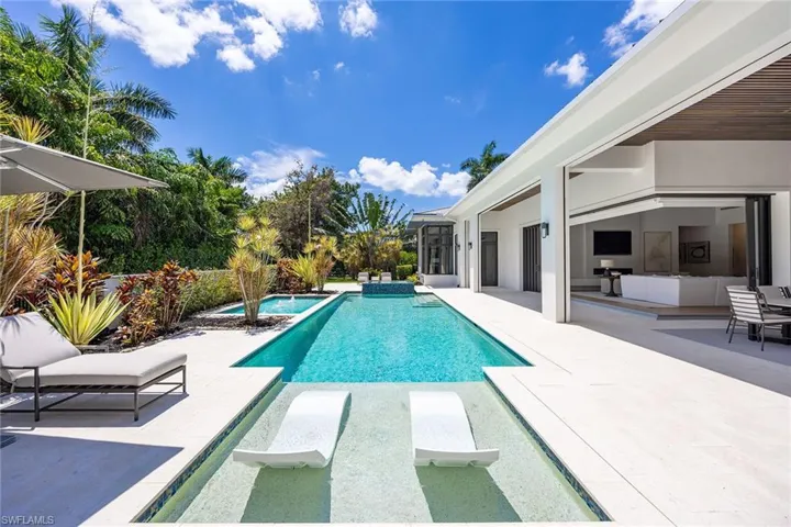 1300 Nautilus Rd, Naples, Florida 34102