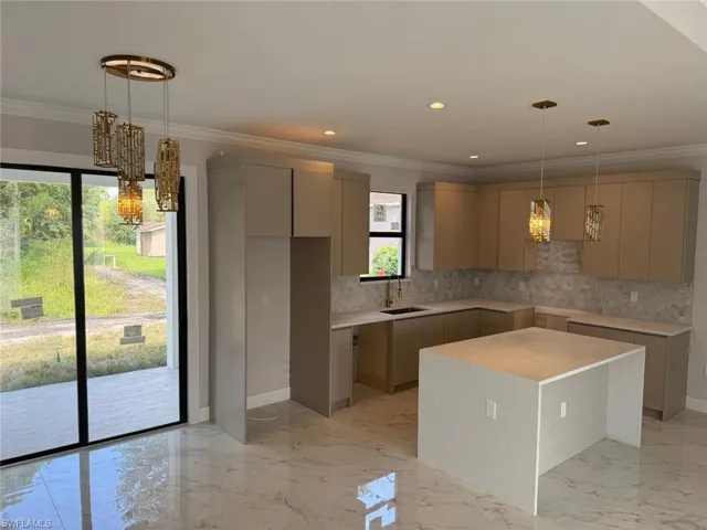 4563  10th NE ST, Naples, FL 34120