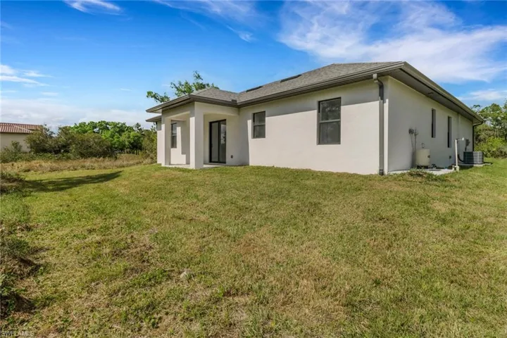 4563  10th NE ST, Naples, FL 34120