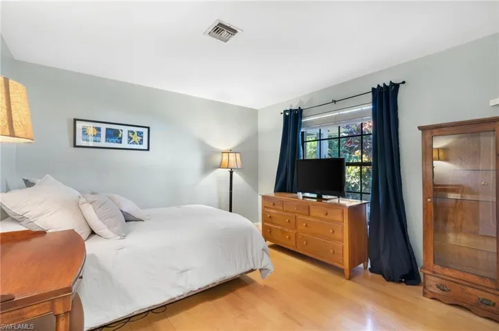 1939  Imperial Golf Course  BLVD, Naples, FL 34110