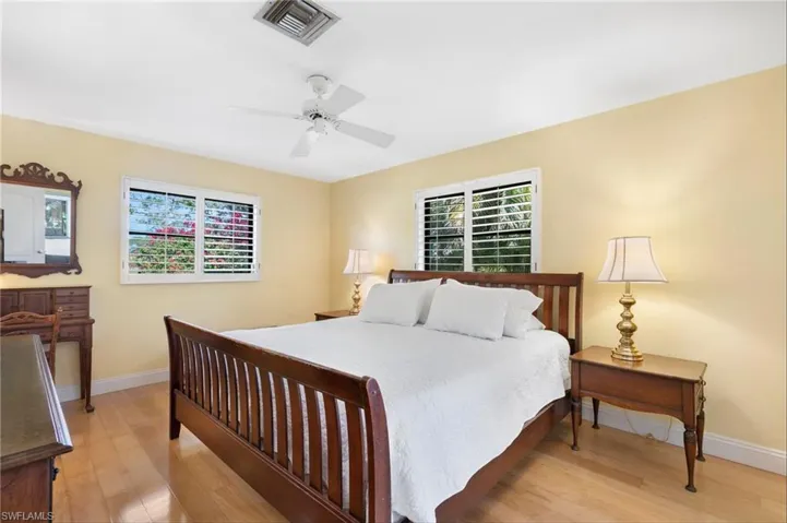 1939  Imperial Golf Course  BLVD, Naples, FL 34110