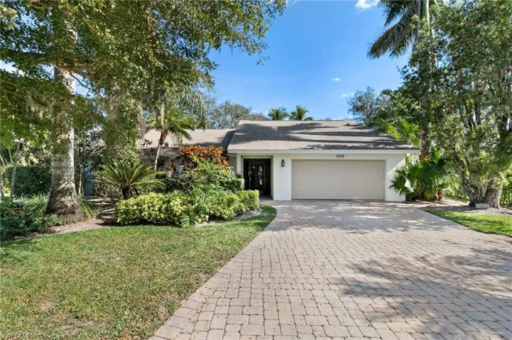 1939  Imperial Golf Course  BLVD, Naples, FL 34110