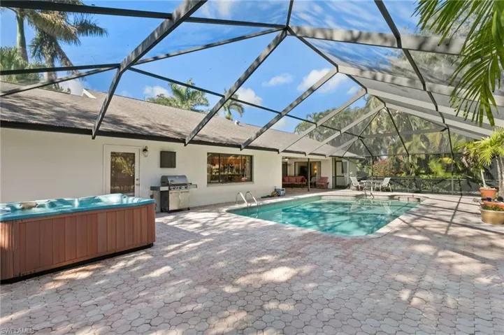 1939  Imperial Golf Course  BLVD, Naples, FL 34110