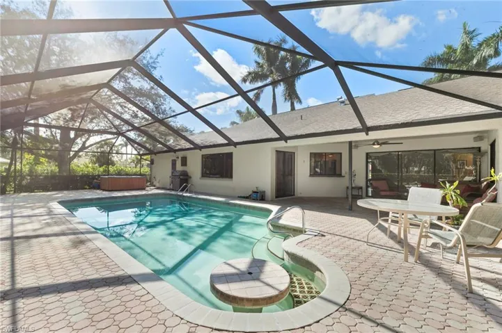 1939  Imperial Golf Course  BLVD, Naples, FL 34110