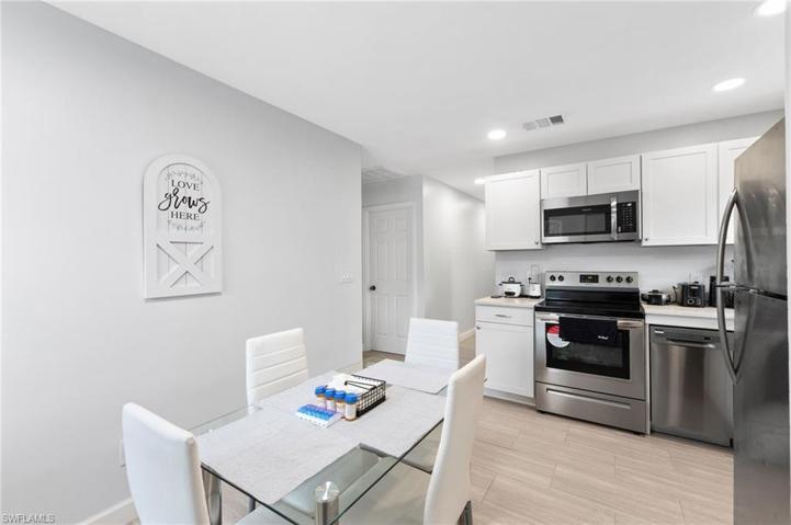 1082/1084  San Remo  AVE, Naples, FL 34104
