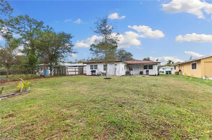 1082/1084  San Remo  AVE, Naples, FL 34104