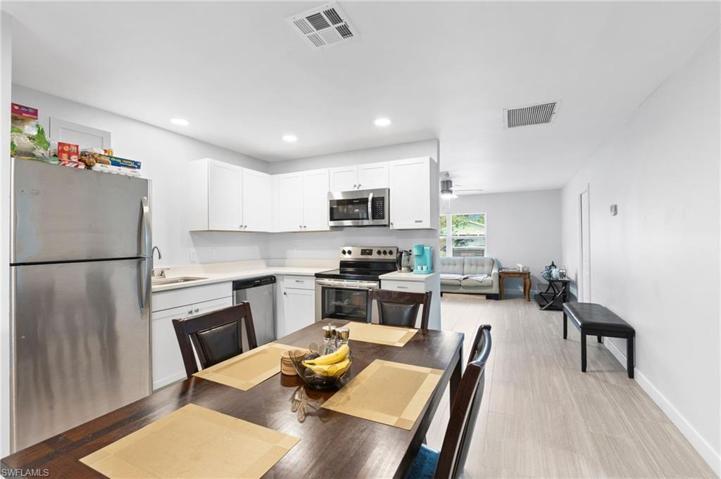 1082/1084  San Remo  AVE, Naples, FL 34104