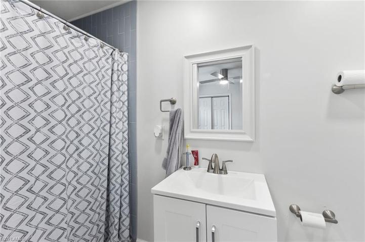 1084 guest bath 2