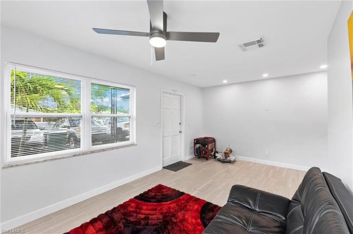1082/1084  San Remo  AVE, Naples, FL 34104