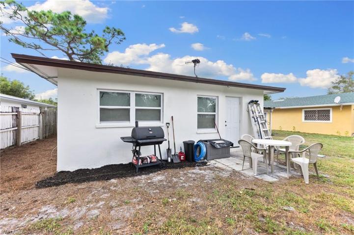 1082/1084  San Remo  AVE, Naples, FL 34104