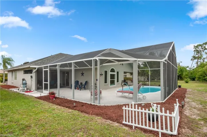 7471  Bear Hollow  CIR, Fort Myers, FL 33967