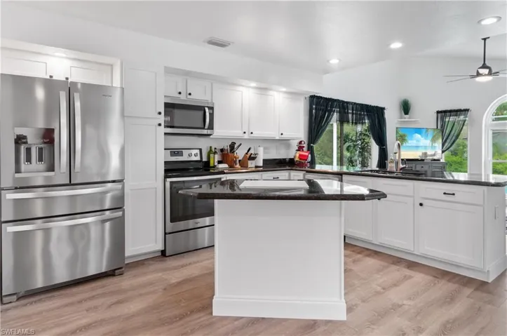 7471  Bear Hollow  CIR, Fort Myers, FL 33967