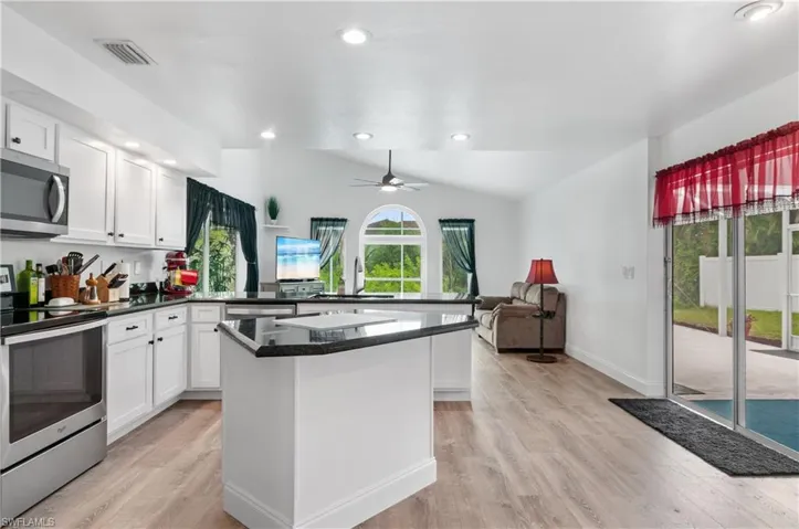 7471  Bear Hollow  CIR, Fort Myers, FL 33967