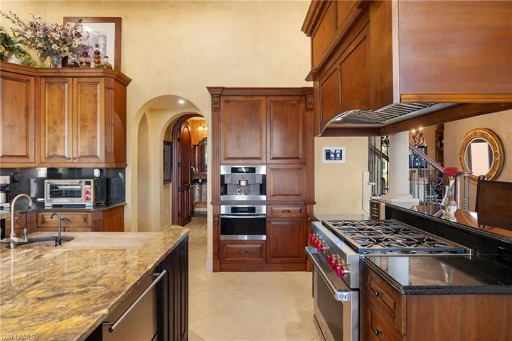 841 Cypress Lake Cir, Fort Myers, Florida 33919