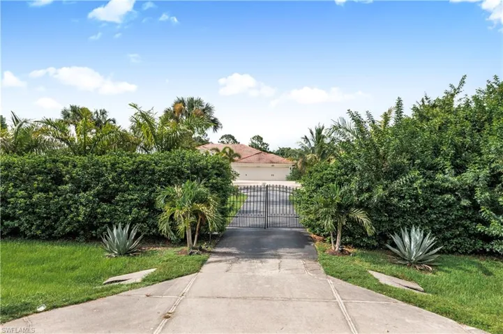 2991 20th Ave Ne, Naples, Florida 34120