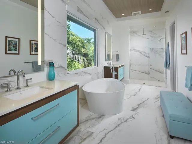 355 7th Ave S, Naples, Florida 34102