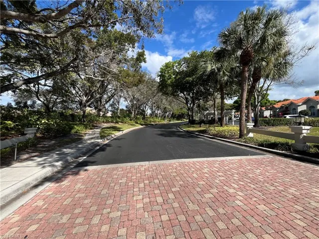 7648 Oleander Gate DR # 101, NAPLES FL 34109