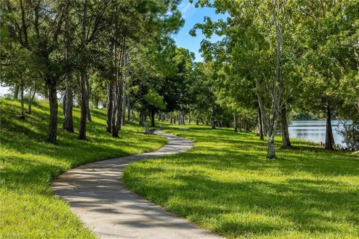 Surrounding community with a yard