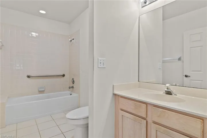 9050  Las Maderas  DR, Bonita Springs, FL 34135