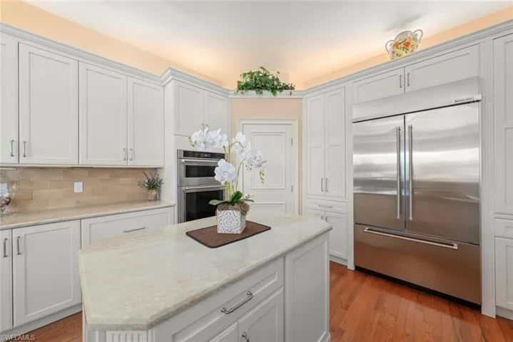 Walk In pantry and loads of storage in this chef's kitchen