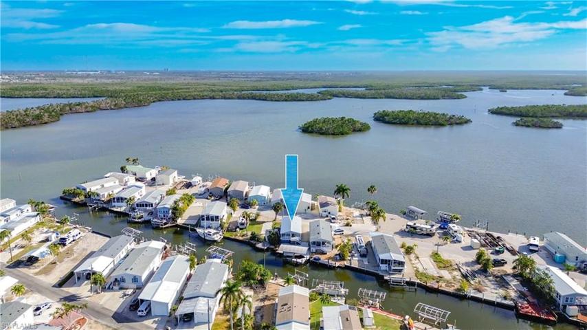 Waterfront Home in Boating Community
