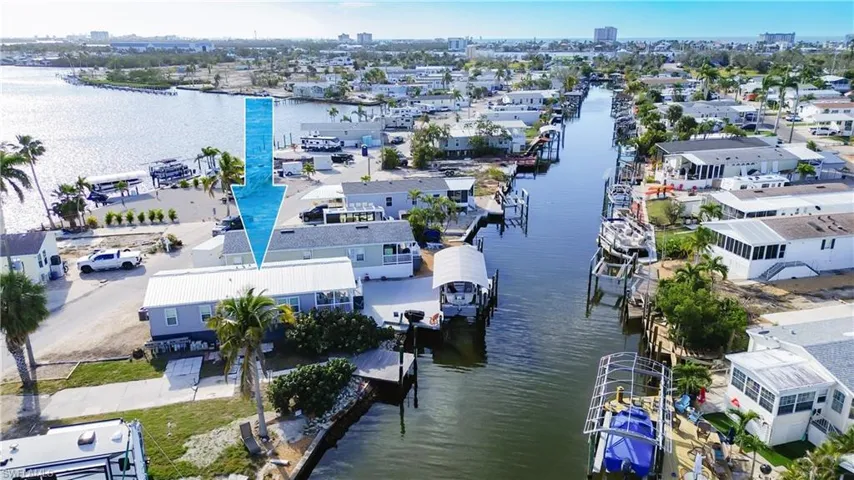 Waterfront Home in Boating Community