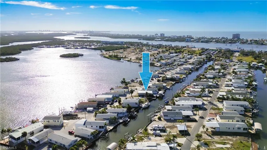 Waterfront Home in Boating Community