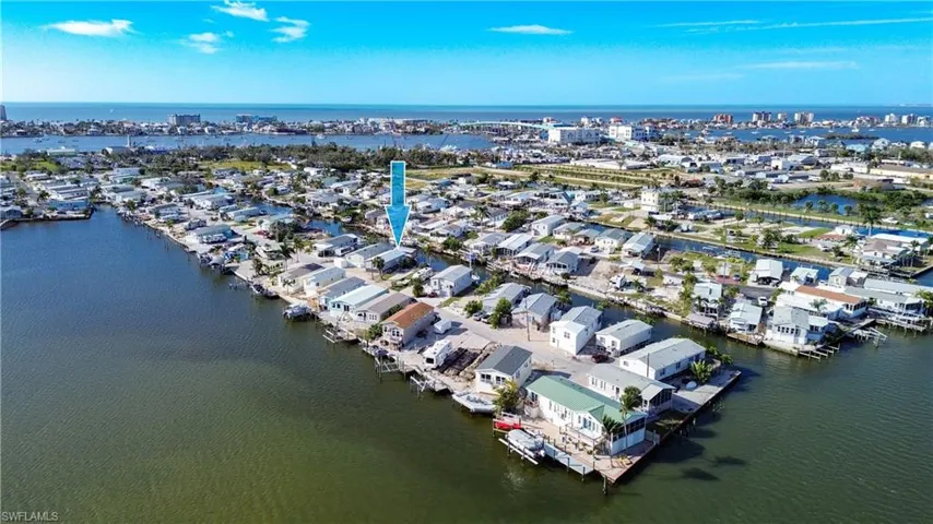 Waterfront Home in Boating Community