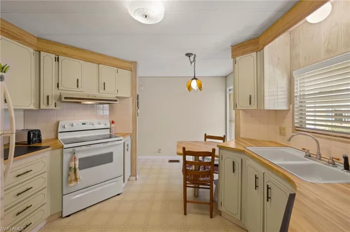 567  Winning  WAY, North Fort Myers, FL 33917