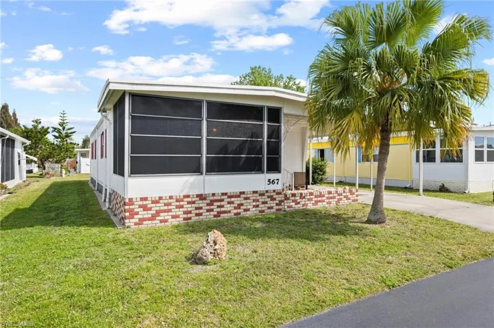 567  Winning  WAY, North Fort Myers, FL 33917