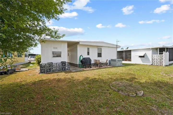 567  Winning  WAY, North Fort Myers, FL 33917