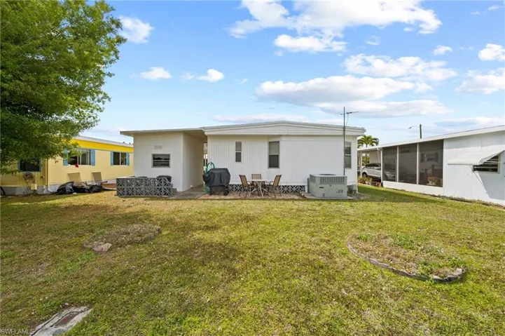 567  Winning  WAY, North Fort Myers, FL 33917