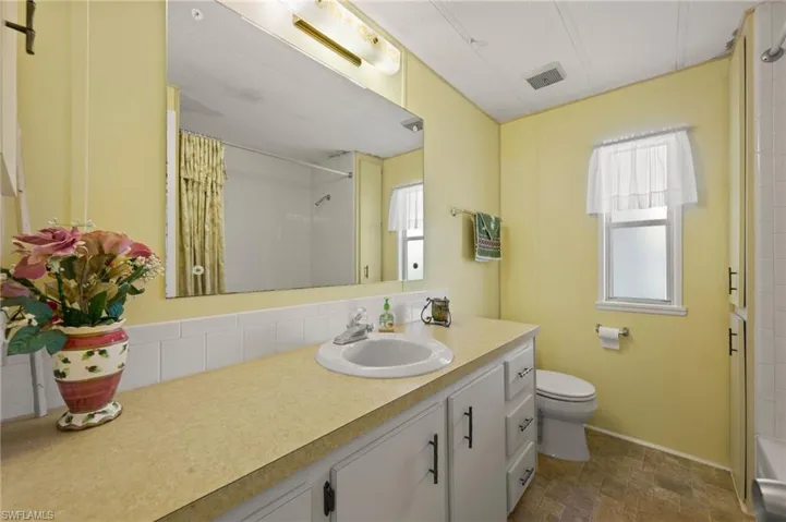 567  Winning  WAY, North Fort Myers, FL 33917