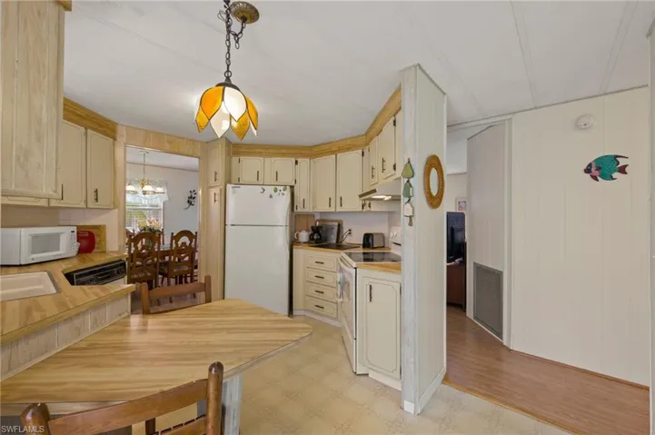 567  Winning  WAY, North Fort Myers, FL 33917