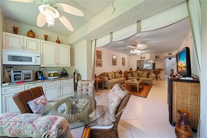871  Tanbark  DR, Naples, FL 34108