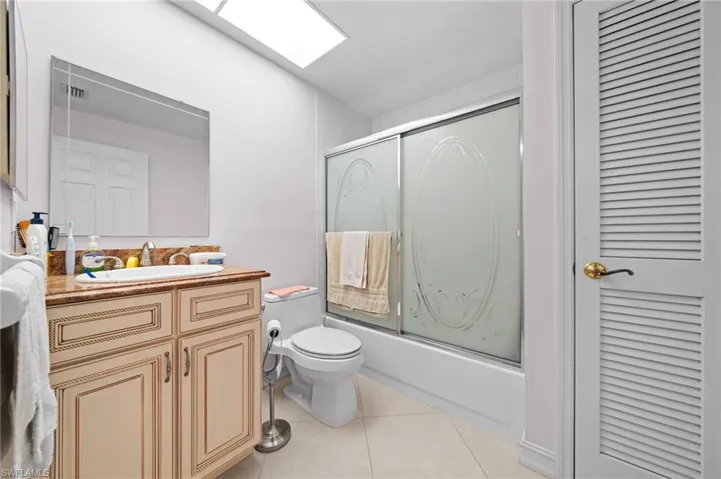 871  Tanbark  DR, Naples, FL 34108