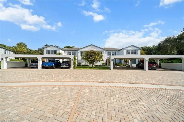 871  Tanbark  DR, Naples, FL 34108