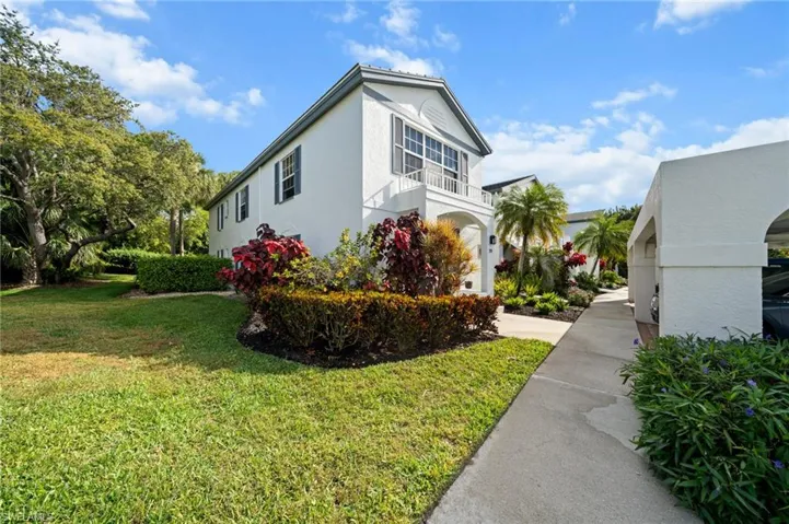 871  Tanbark  DR, Naples, FL 34108