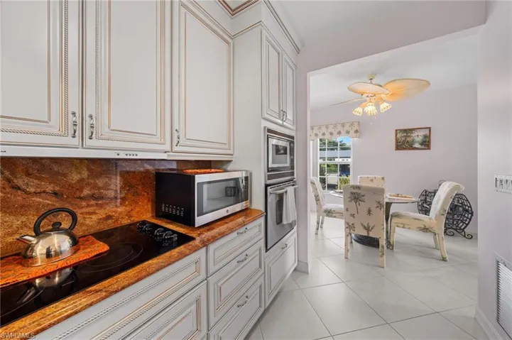 871  Tanbark  DR, Naples, FL 34108