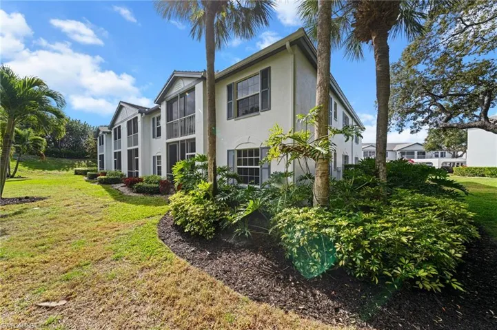 871  Tanbark  DR, Naples, FL 34108