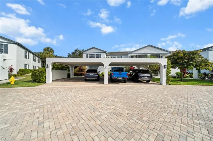 871  Tanbark  DR, Naples, FL 34108