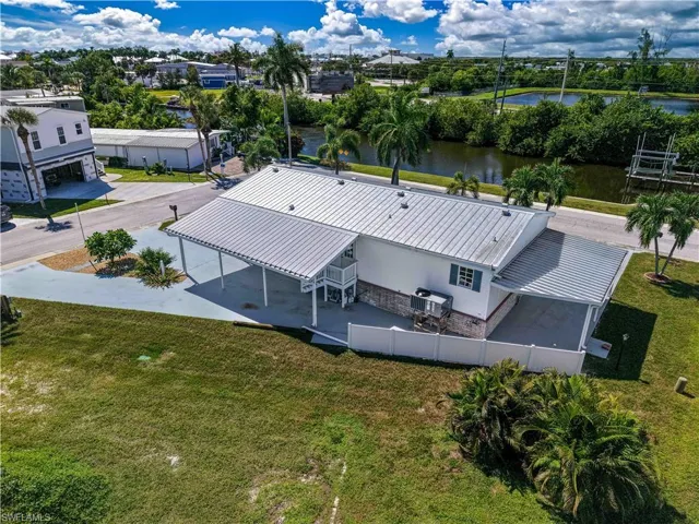 11390 Azalea Ln, Fort Myers Beach, Florida 33931