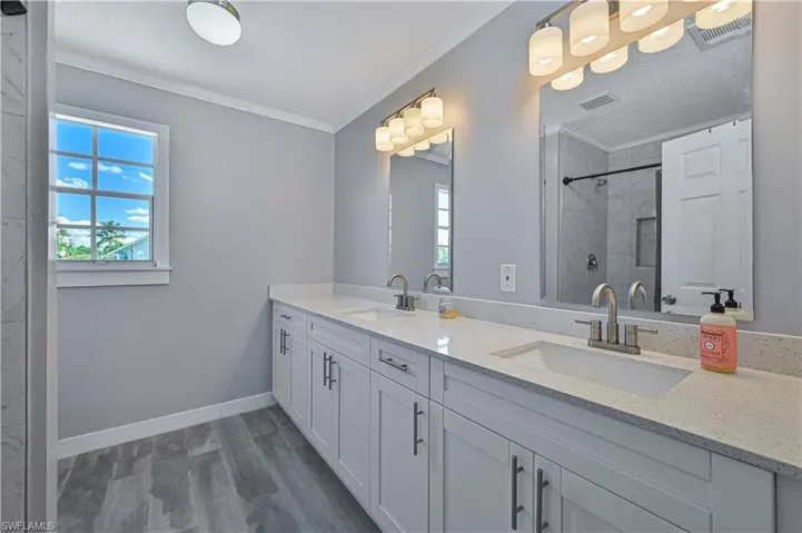 11390 Azalea Ln, Fort Myers Beach, Florida 33931