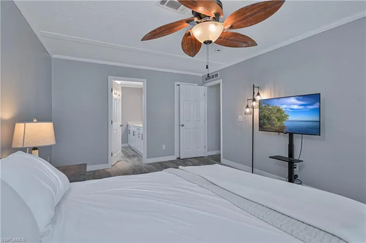 11390 Azalea Ln, Fort Myers Beach, Florida 33931