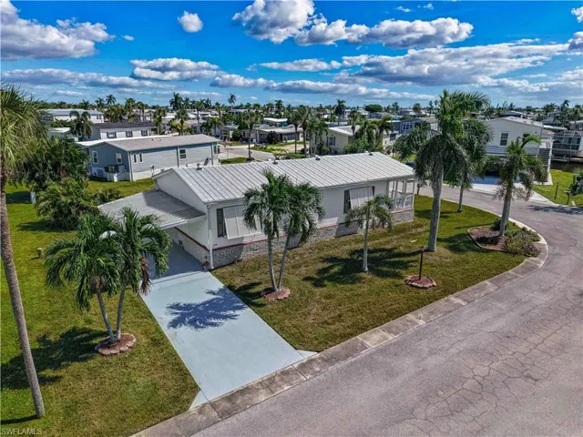 11390 Azalea Ln, Fort Myers Beach, Florida 33931