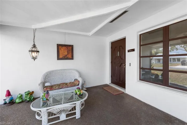 Screened In Entry