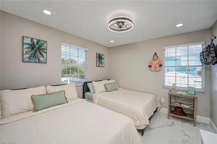 sleeps 4