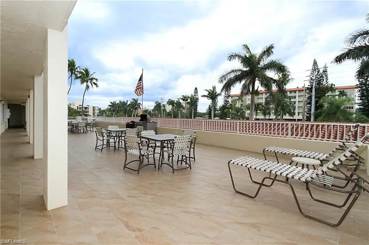 Sunrise deck and BBQ area on the 2nd floor!